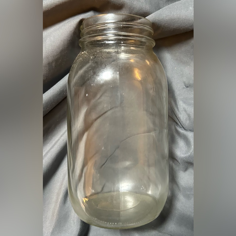 Glass jar